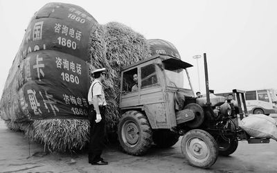 生命之重 超載農(nóng)用車在國(guó)道的險(xiǎn)境與反思